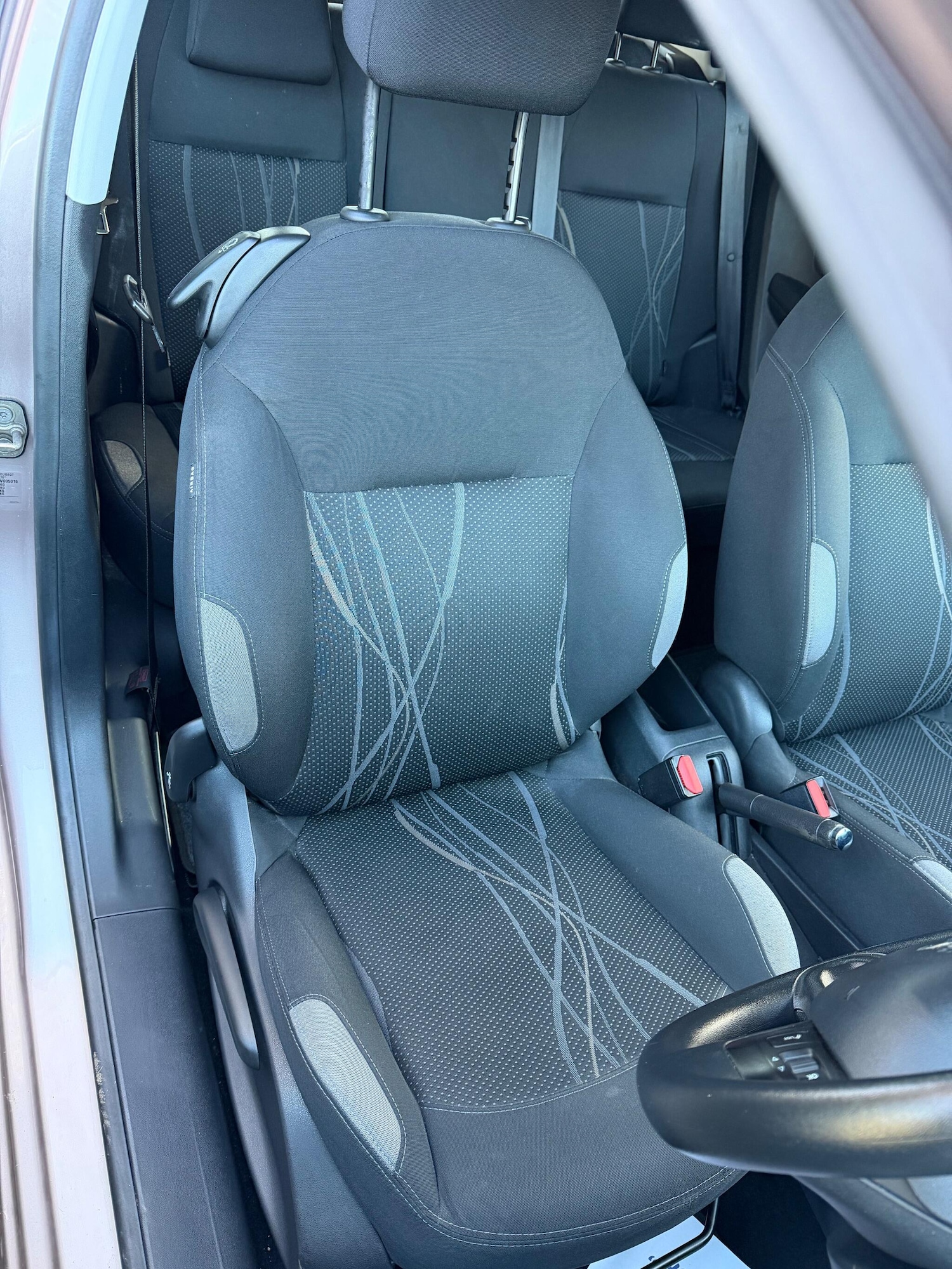 Used Peugeot 208 2014 for sale - 76957468: Photo 15