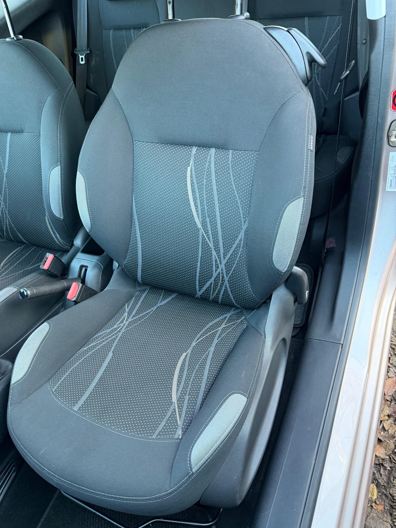 Used Peugeot 208 2014 for sale - 76957468: Photo 16