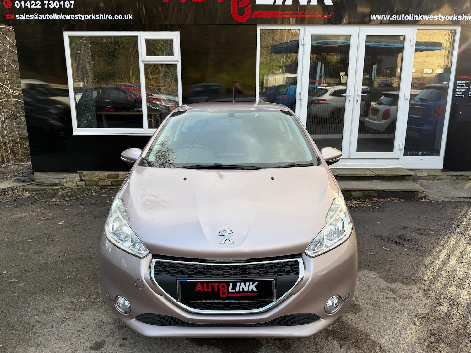 Used Peugeot 208 2014 for sale - 76957468: Photo 3