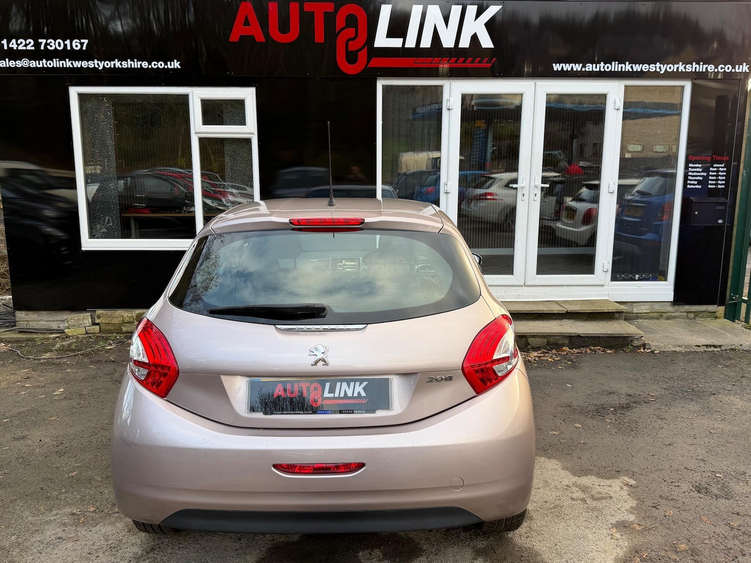 Used Peugeot 208 2014 for sale - 76957468: Photo 4