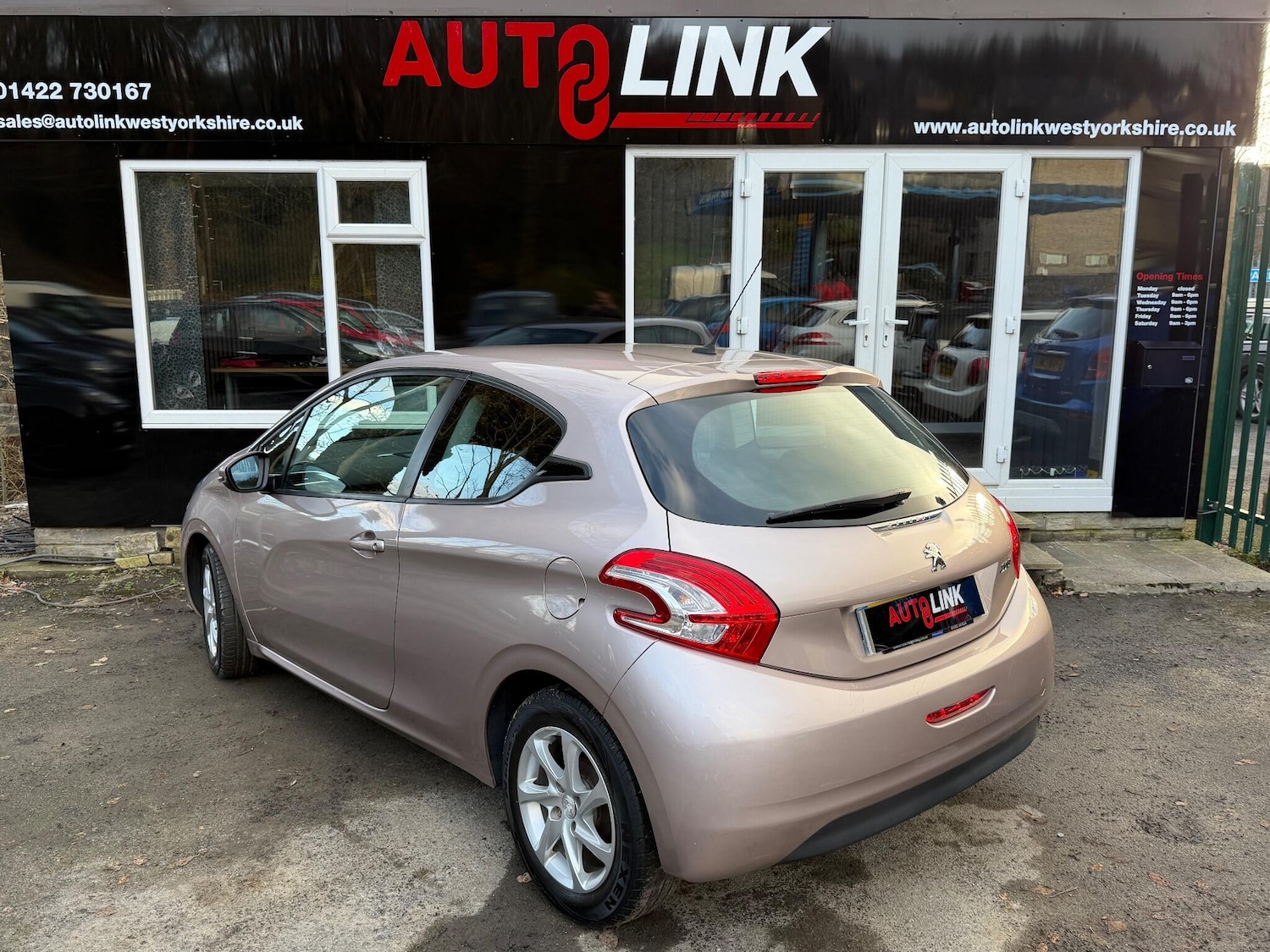 Used Peugeot 208 2014 for sale - 76957468: Photo 5