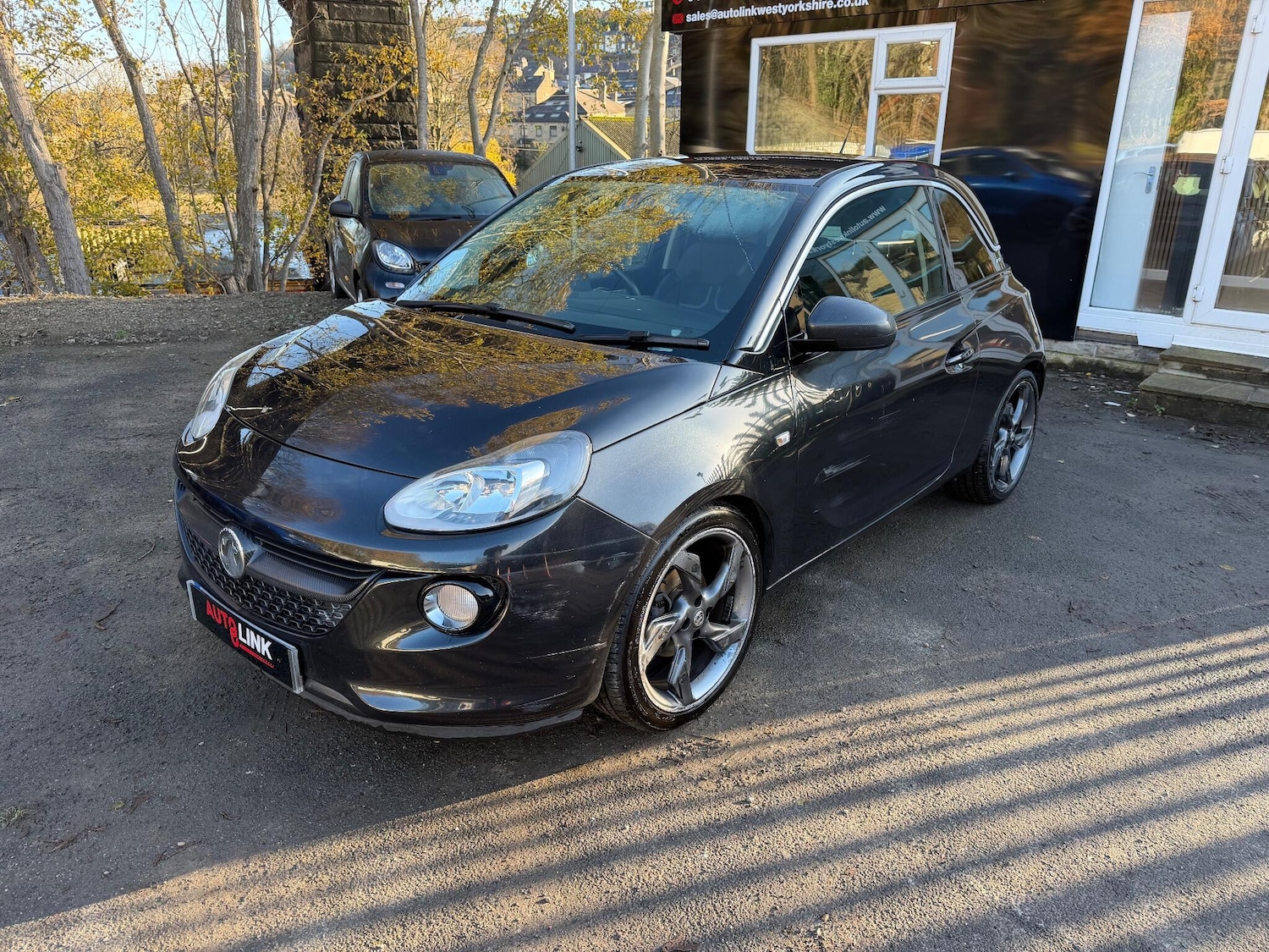 Used Vauxhall ADAM 2014 for sale - 76957483: Photo 2
