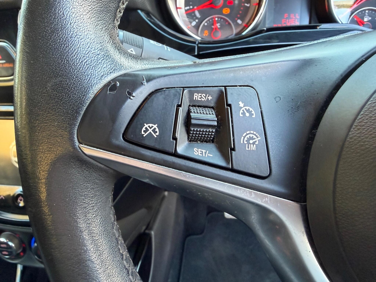 Used Vauxhall ADAM 2014 for sale - 76957483: Photo 8