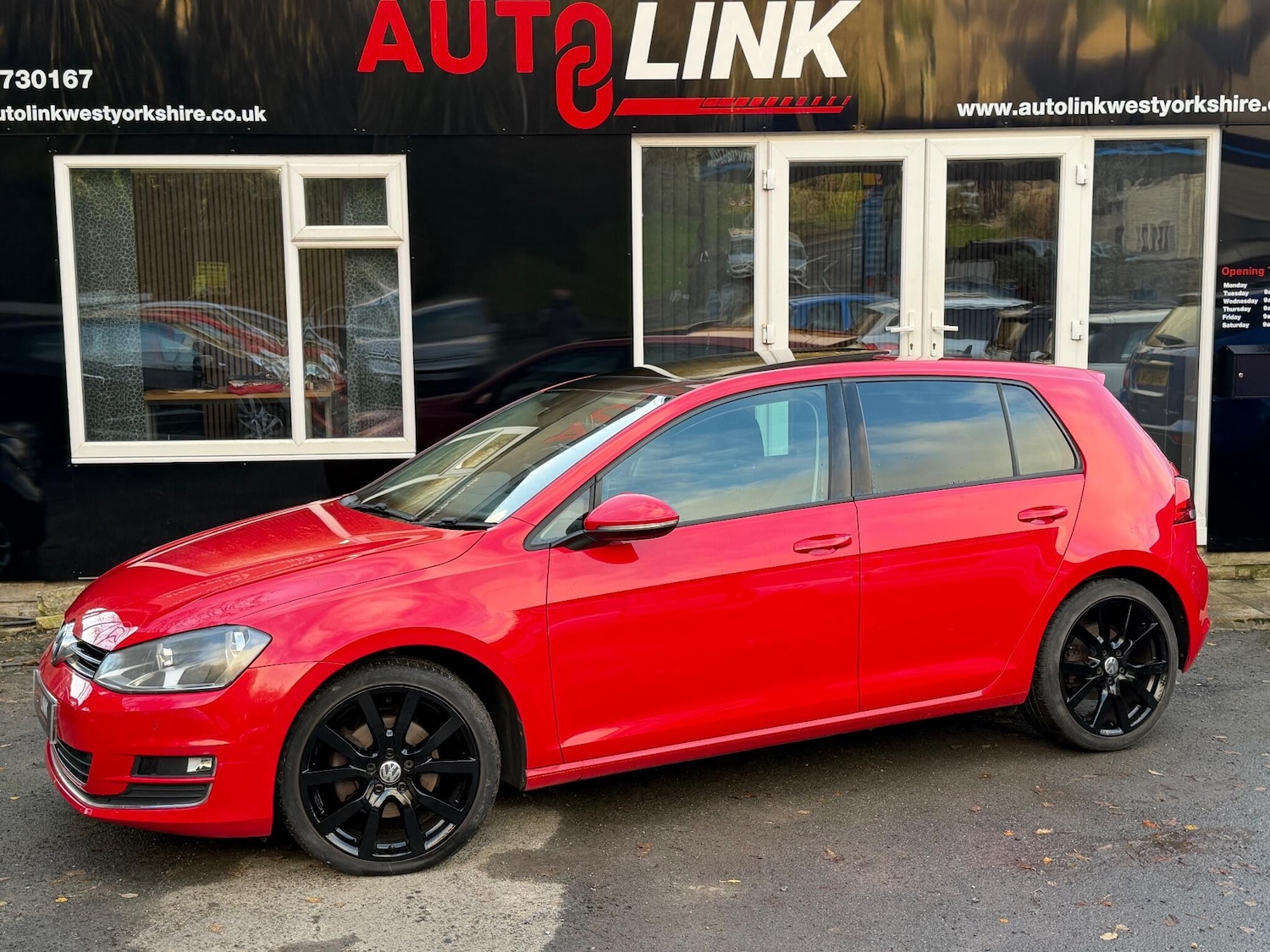 Used Volkswagen Golf 2013 for sale - 76957480: Photo 2