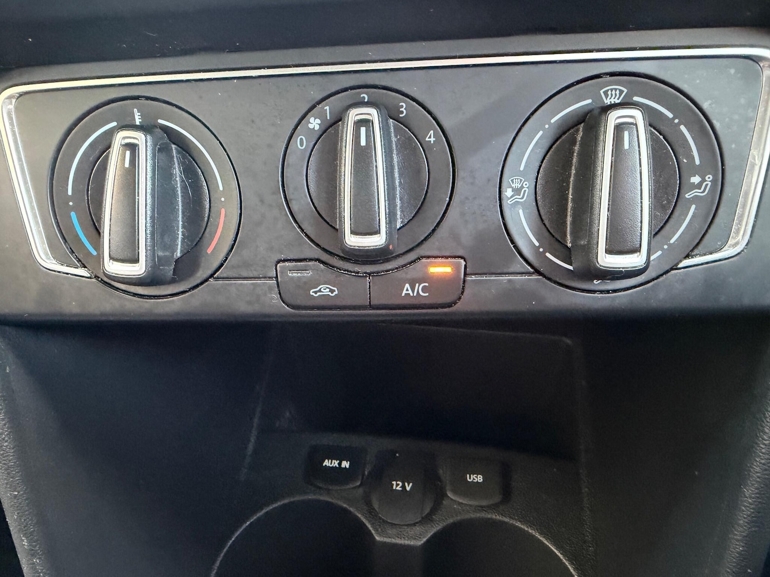 Used Volkswagen Polo 2015 for sale - 76957478: Photo 14