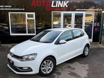 Used Volkswagen Polo 2015 for sale - 76957478: Photo