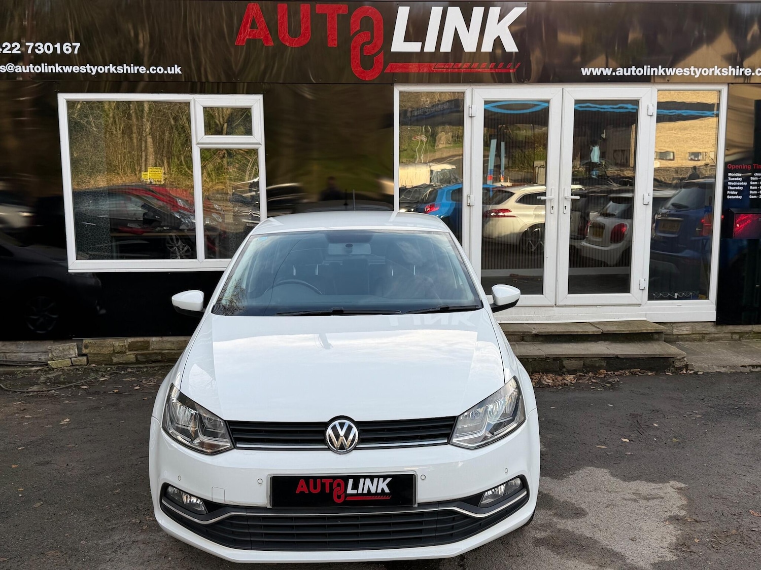 Used Volkswagen Polo 2015 for sale - 76957478: Photo 3