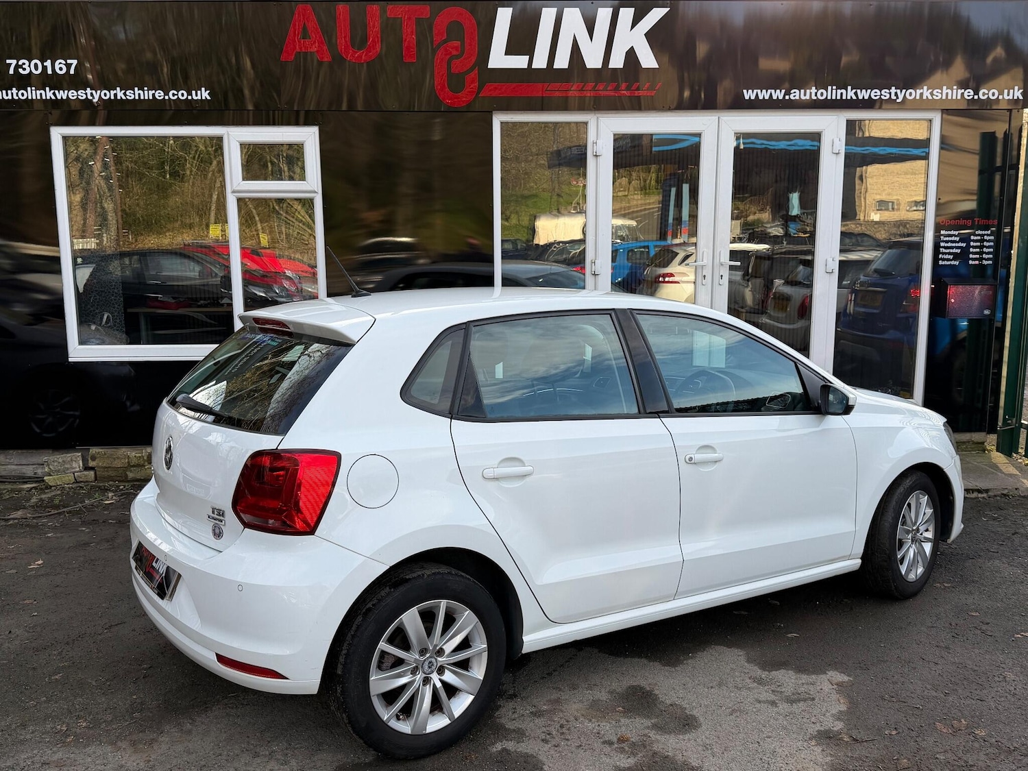 Used Volkswagen Polo 2015 for sale - 76957478: Photo 6