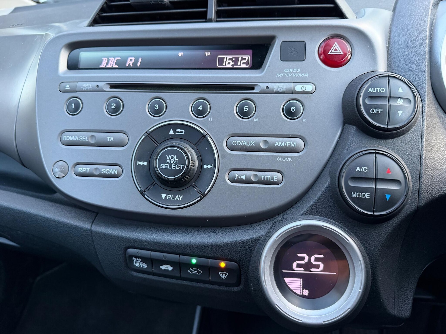 Used Honda Jazz 2010 for sale - 76957469: Photo 8