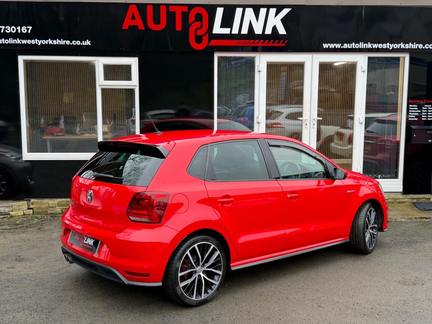 Used Volkswagen Polo 2016 for sale - 77214910: Photo 3