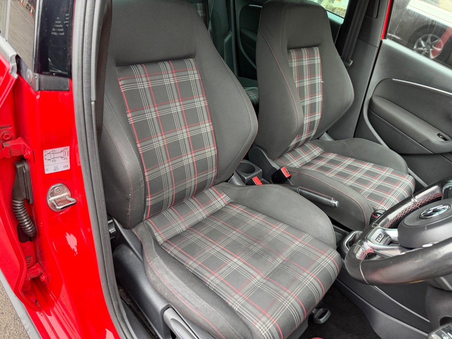 Used Volkswagen Polo 2016 for sale - 77214910: Photo 9