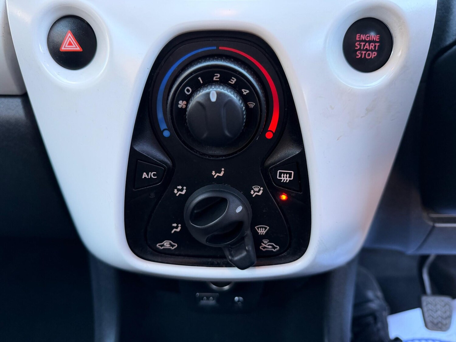 Used Peugeot 108 2014 for sale - 76957484: Photo 10