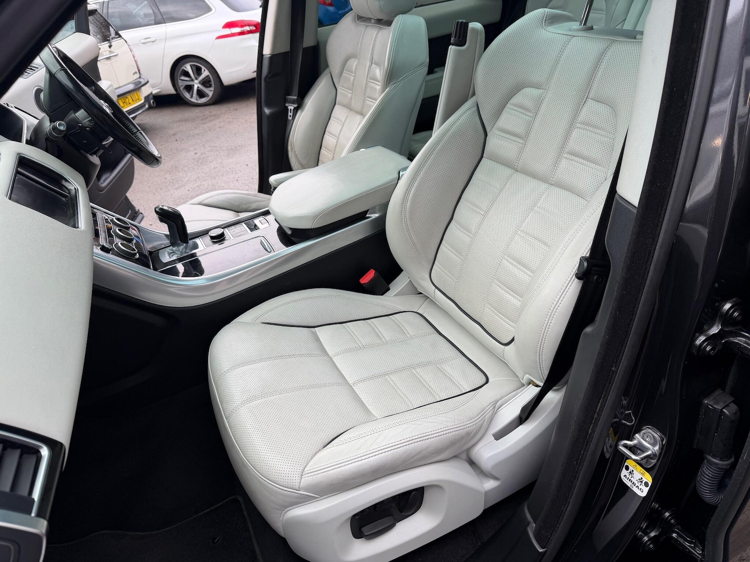 Used Land Rover Range Rover Sport 2015 for sale - 77155503: Photo 8