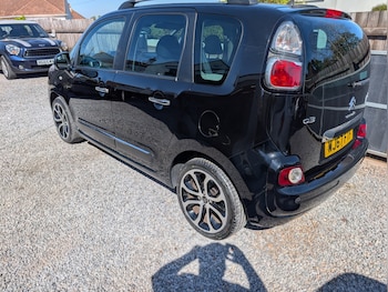 Used Citroen C3 Picasso 2017 for sale - 79429689: Photo