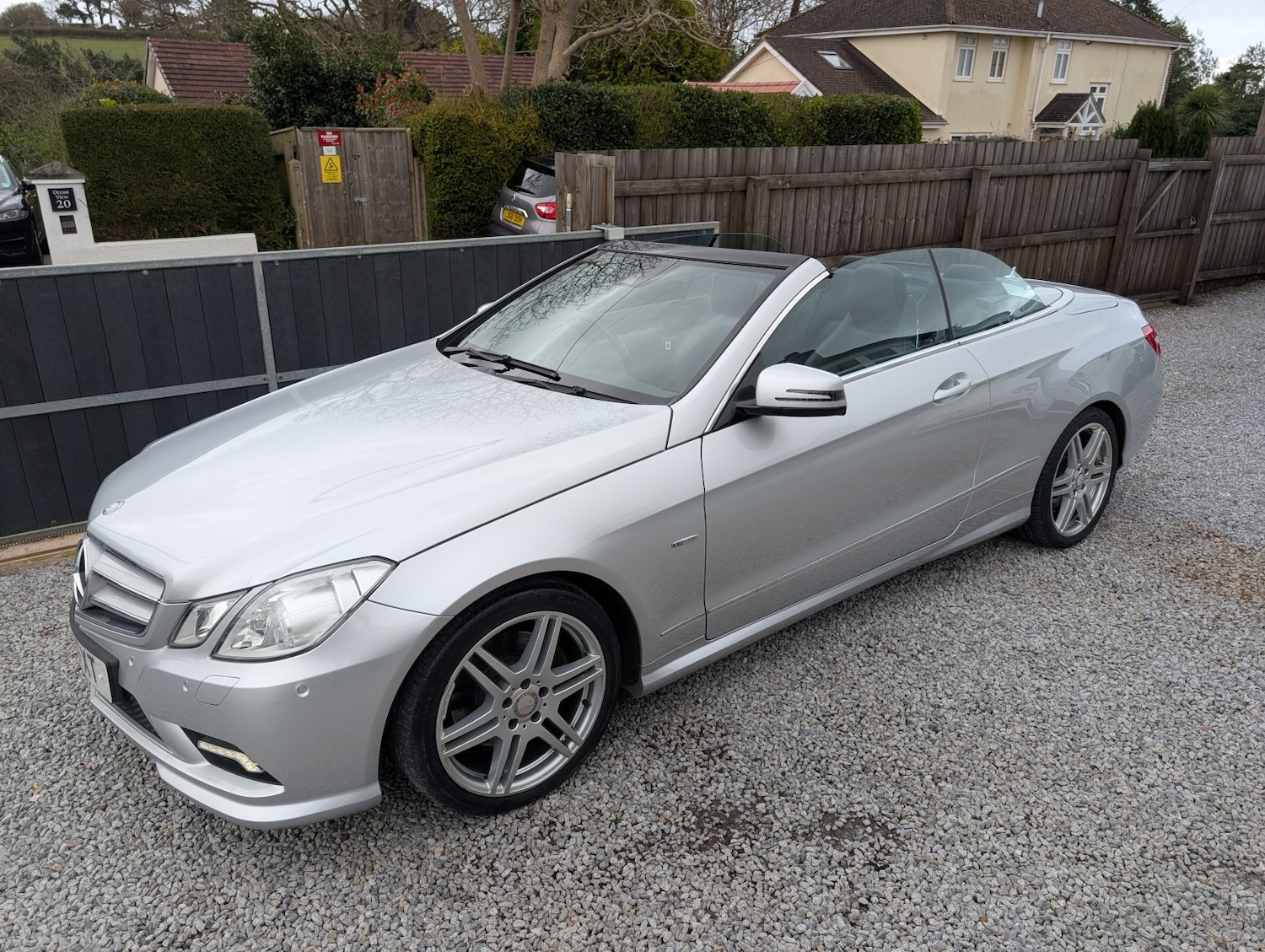 Used Mercedes-Benz E Class 2011 for sale - 77906518: Photo 3