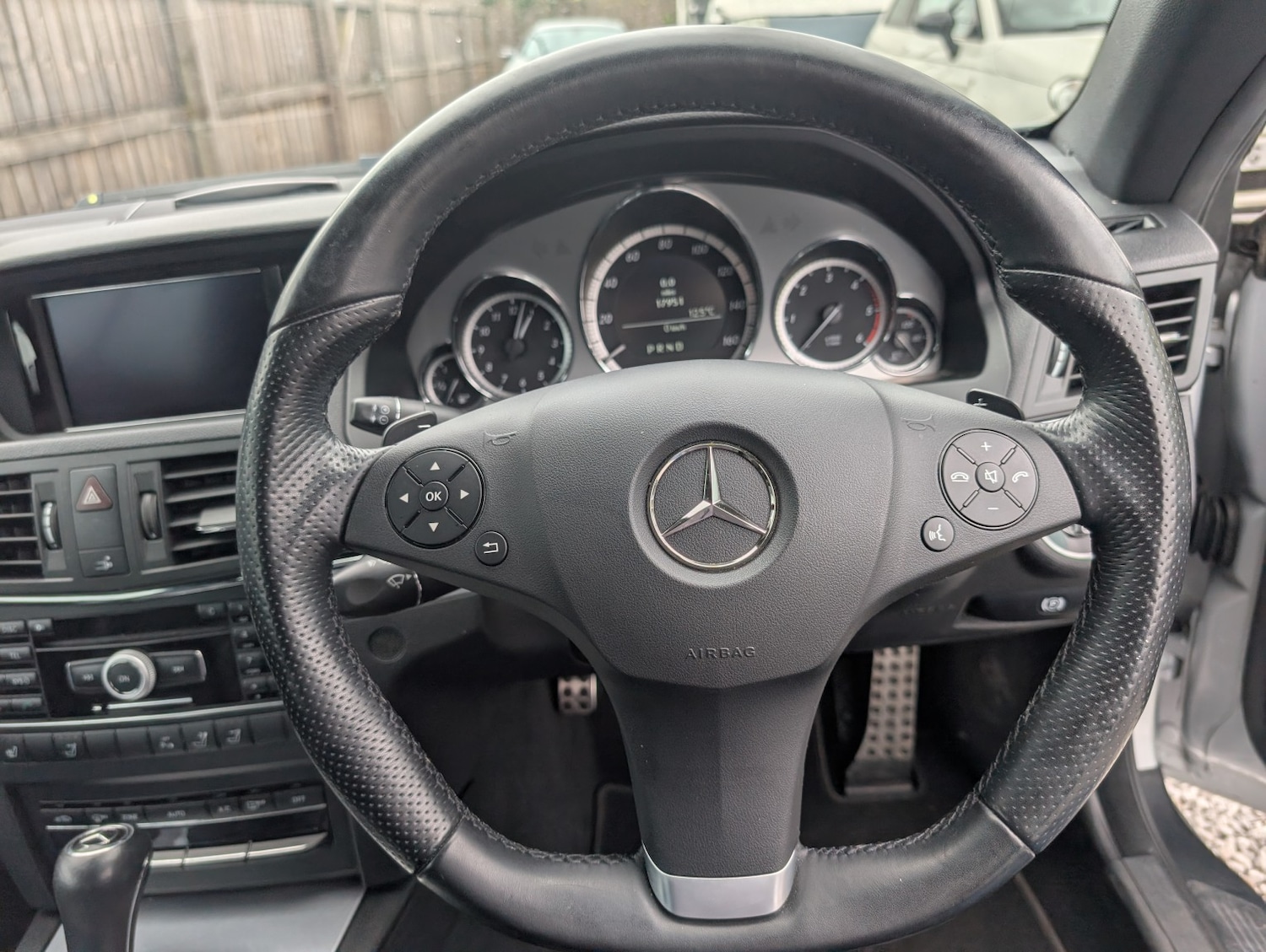 Used Mercedes-Benz E Class 2011 for sale - 77906518: Photo 8