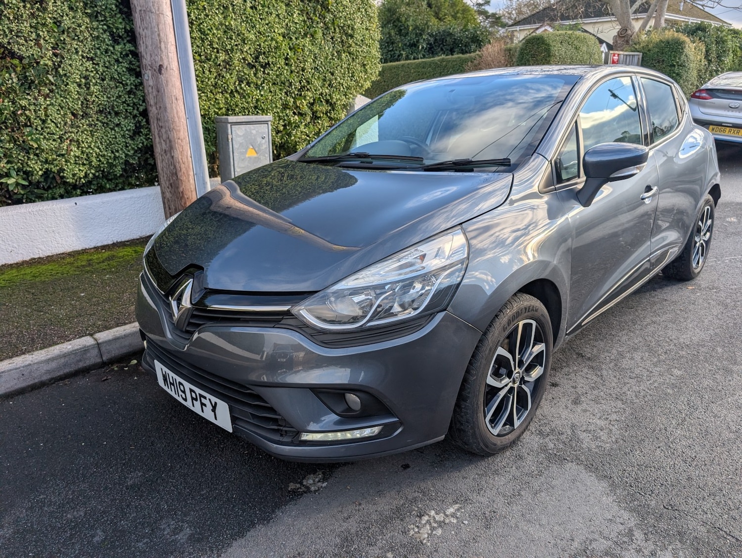 Used Renault Clio 2025 for sale - 76699294: Photo 2