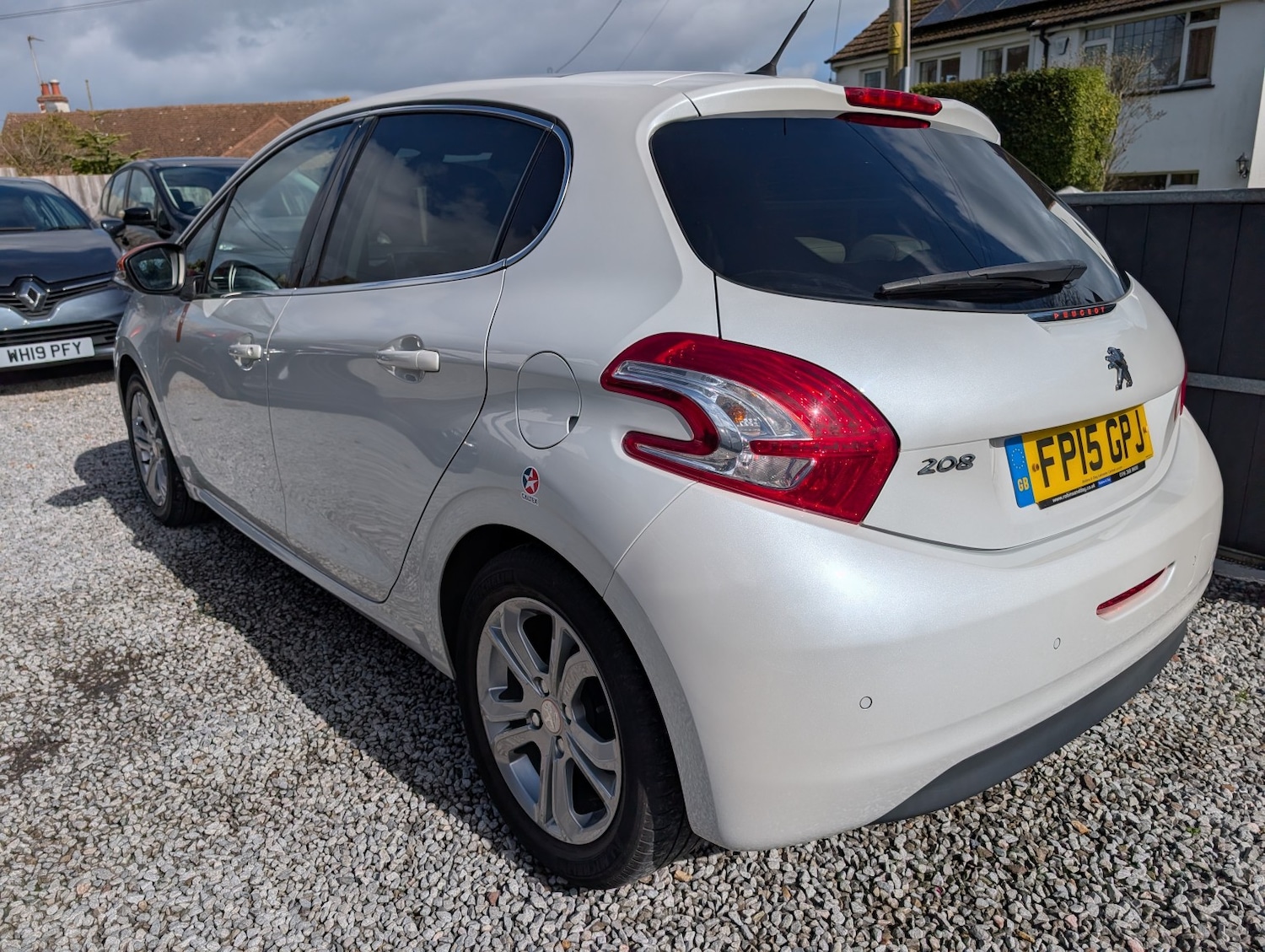 Used Peugeot 208 2015 for sale - 77836840: Photo 6