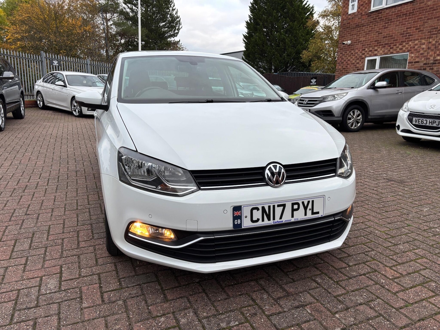 Used Volkswagen Polo 2017 for sale - 76326134: Photo 2