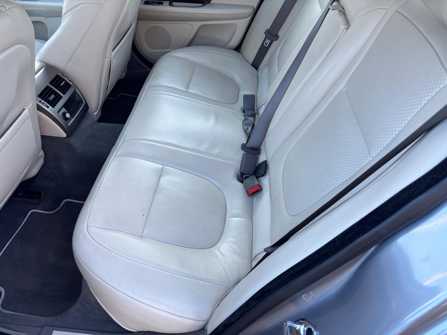 Used Jaguar XF 2010 for sale - 76802390: Photo 16