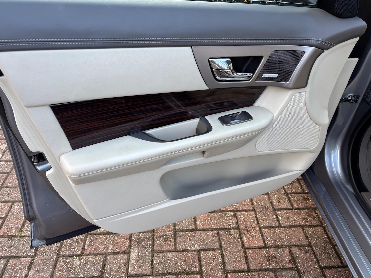 Used Jaguar XF 2010 for sale - 76802390: Photo 19