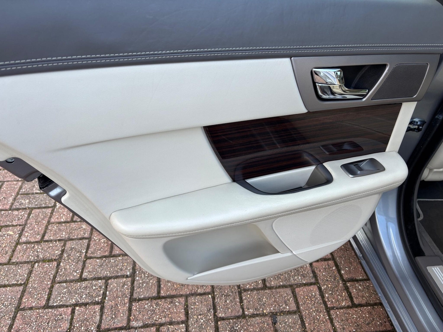 Used Jaguar XF 2010 for sale - 76802390: Photo 20