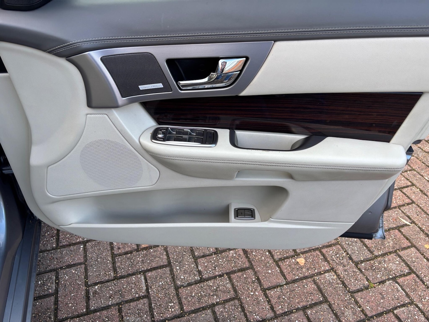 Used Jaguar XF 2010 for sale - 76802390: Photo 21