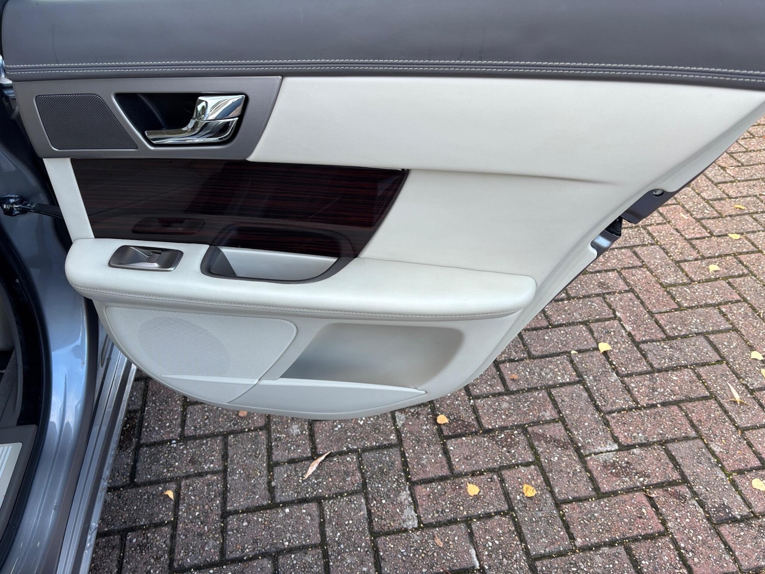 Used Jaguar XF 2010 for sale - 76802390: Photo 22