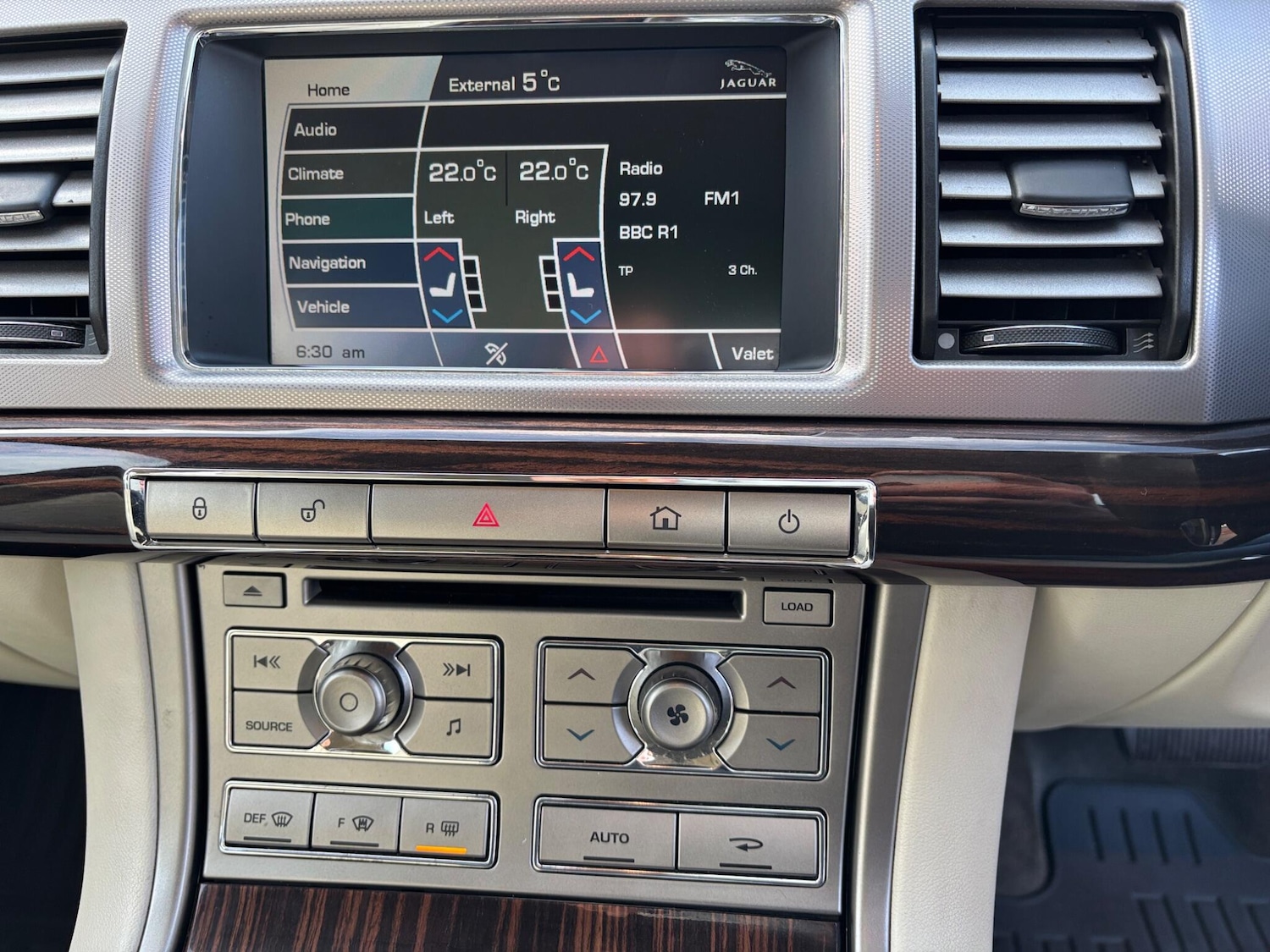 Used Jaguar XF 2010 for sale - 76802390: Photo 32