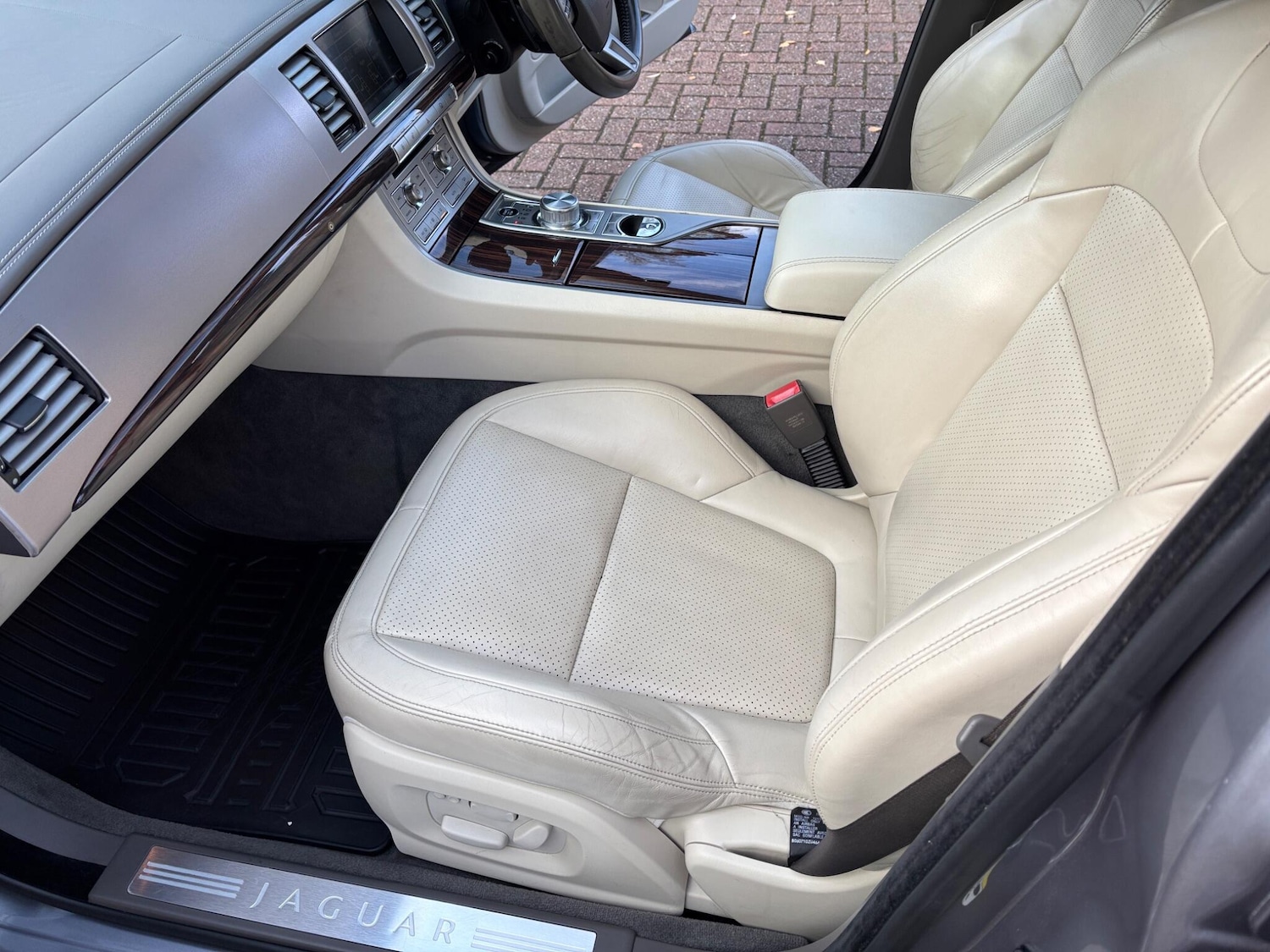 Used Jaguar XF 2010 for sale - 76802390: Photo 39