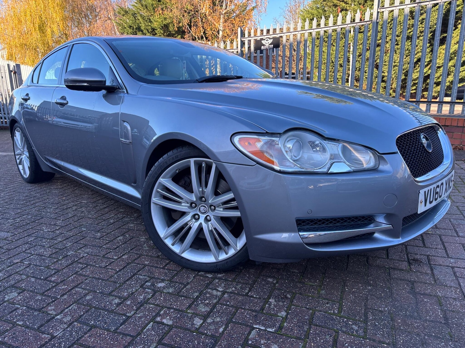 Used Jaguar XF 2010 for sale - 76802390: Photo 6