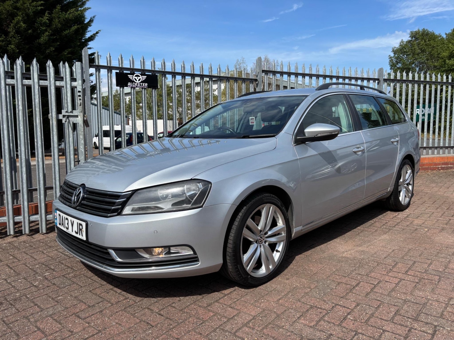 Used Volkswagen Passat 2013 for sale - 77057394: Photo 2