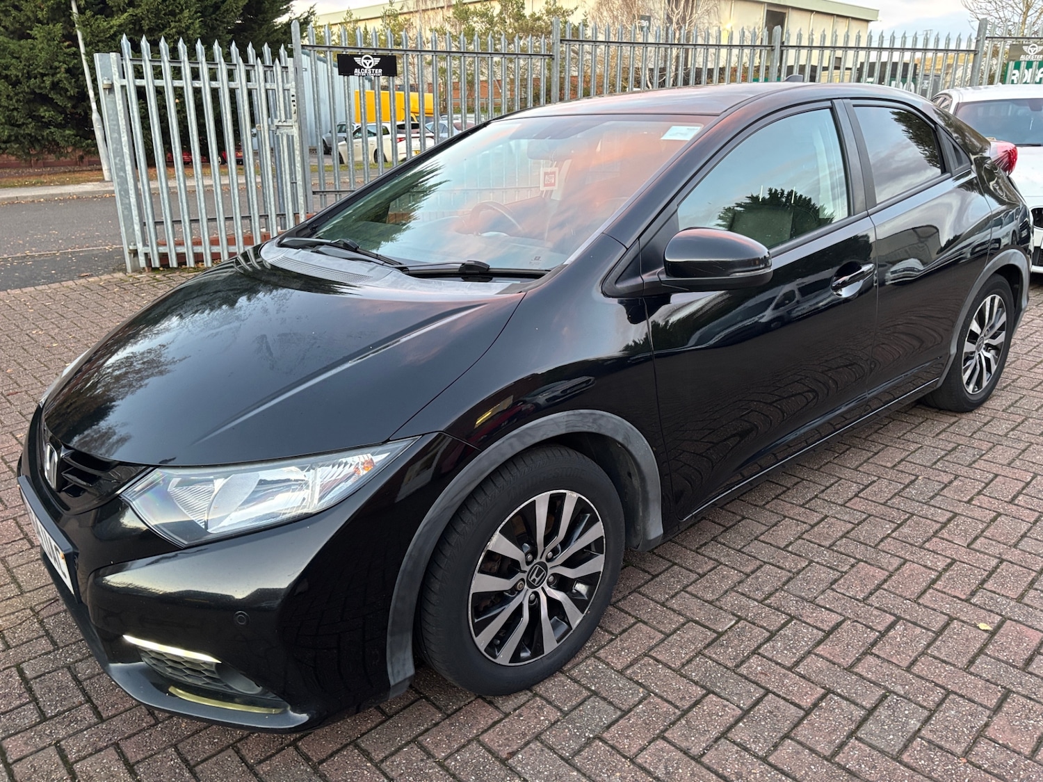 Used Honda Civic 2014 for sale - 76884682: Photo 16