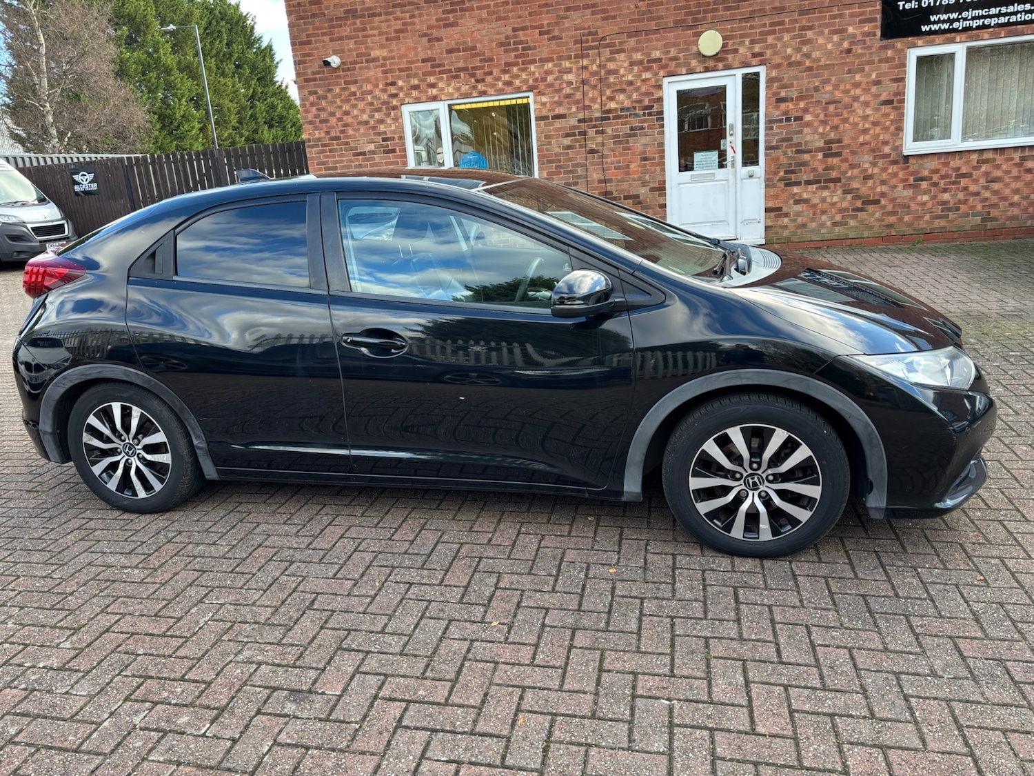 Used Honda Civic 2014 for sale - 76884682: Photo 5