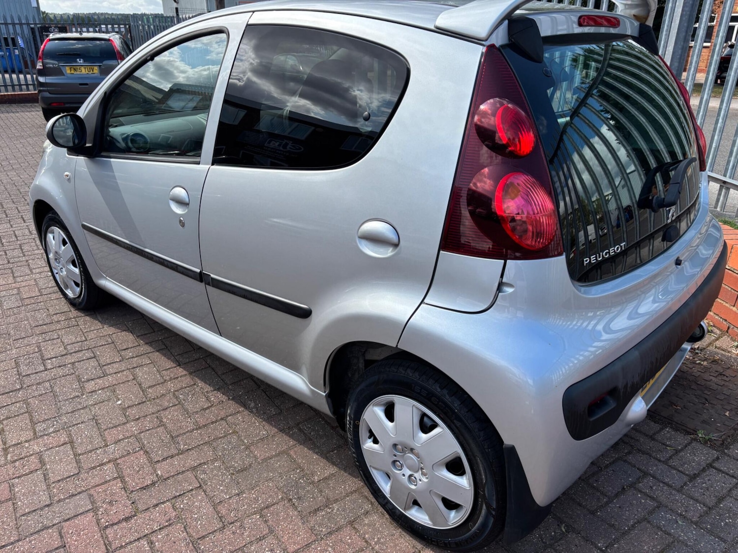 Used Peugeot 107 for sale - 76539181: Photo 5