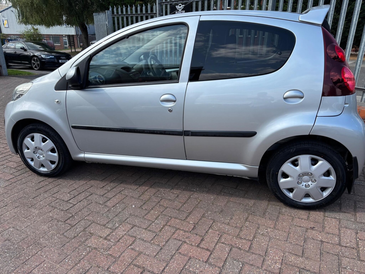 Used Peugeot 107 for sale - 76539181: Photo 8