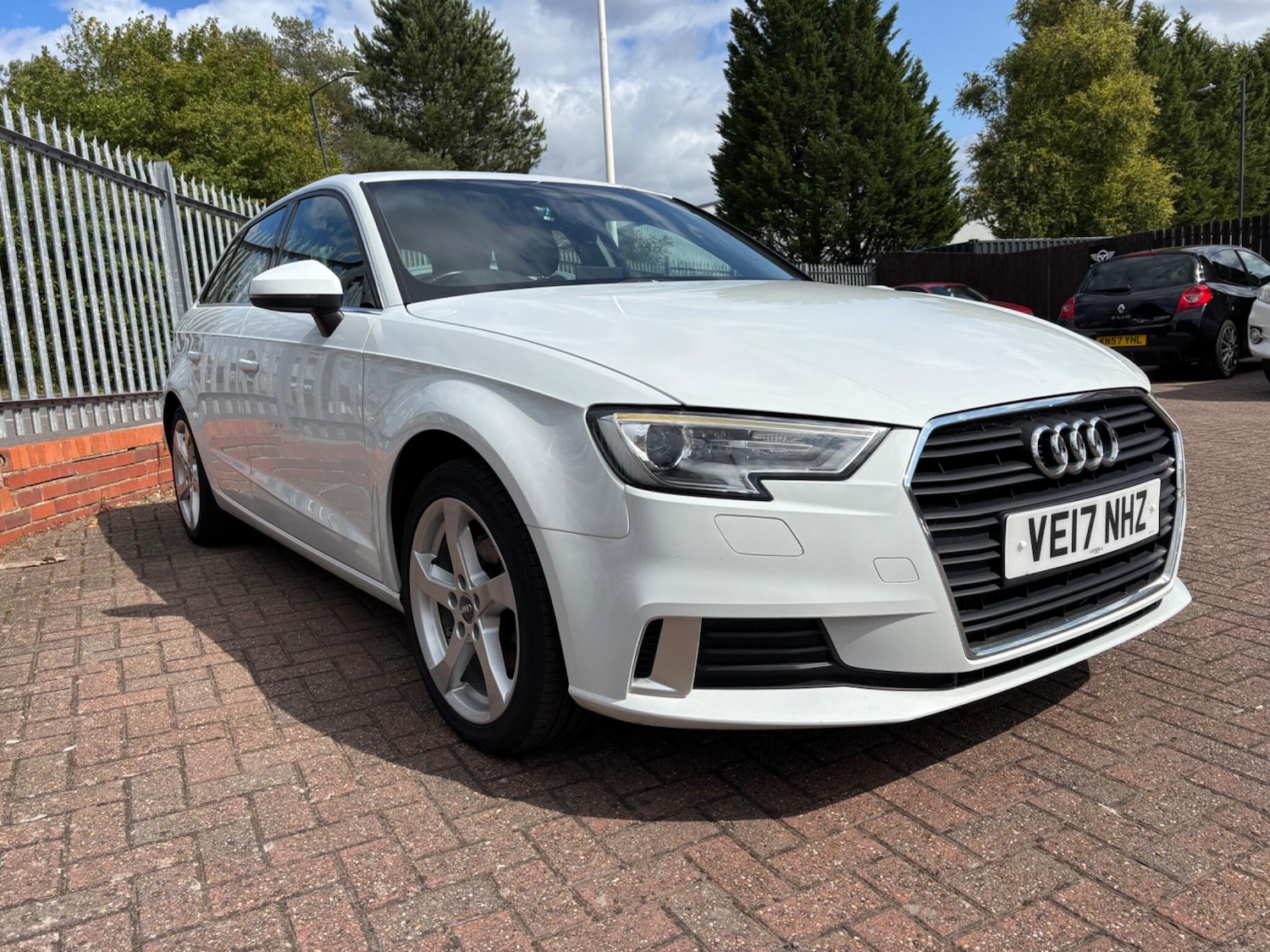 Used Audi A3 2017 for sale - 76537804: Photo 2