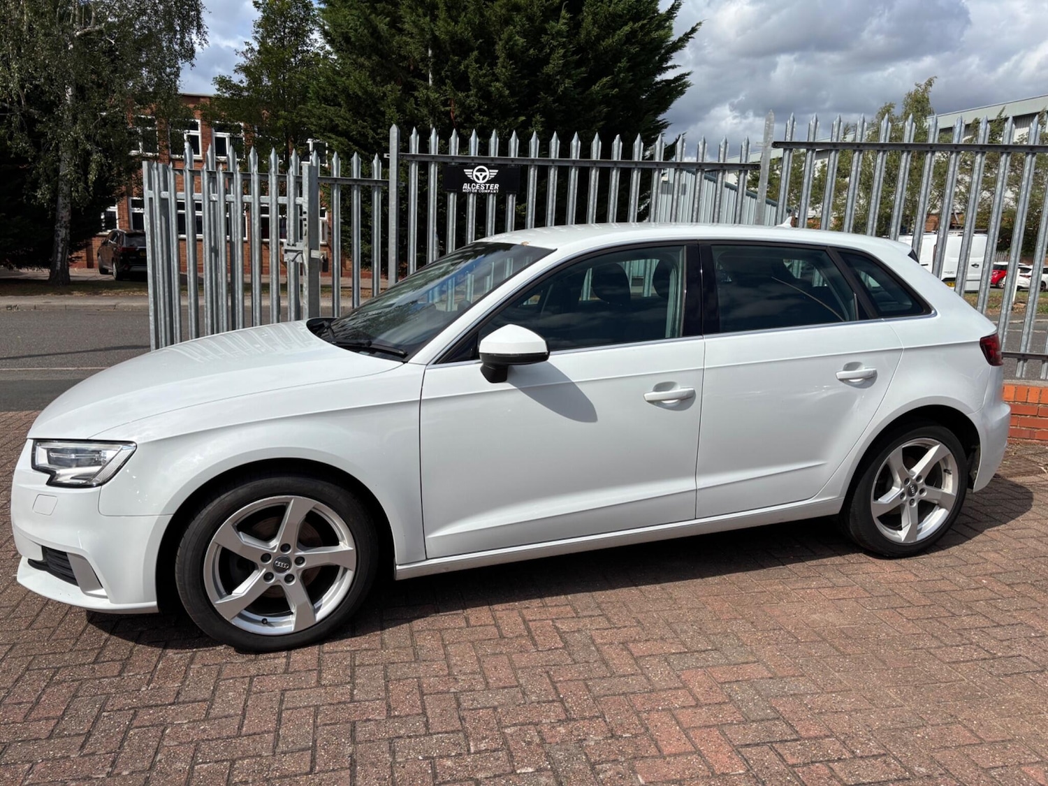 Used Audi A3 2017 for sale - 76537804: Photo 5
