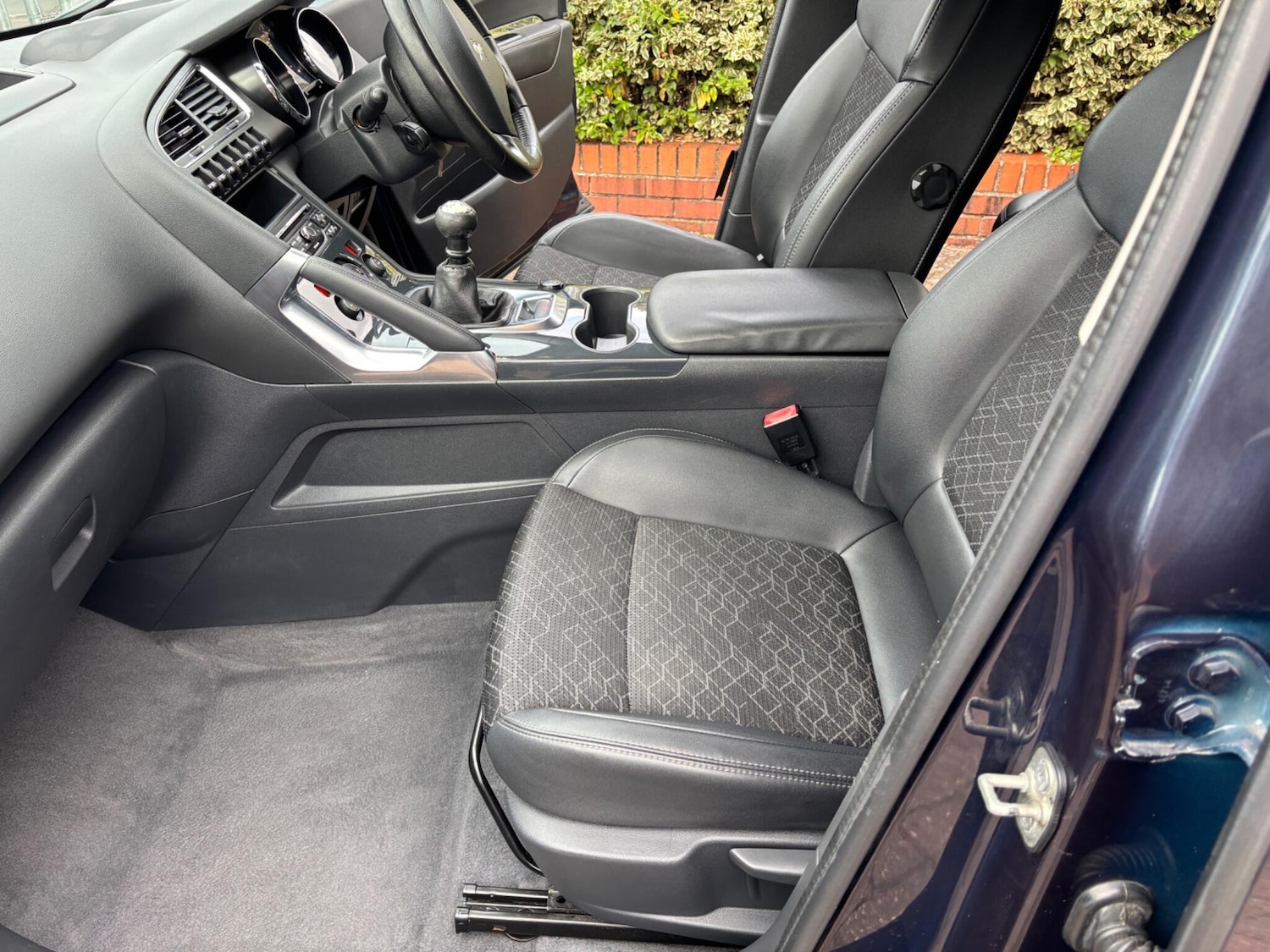 Used Peugeot 3008 2015 for sale - 77057400: Photo 21