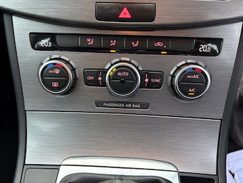 Used Volkswagen Passat 2013 for sale - 76884400: Photo