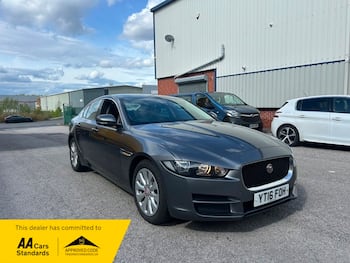 Used Jaguar XE 2016 for sale - 79696190: Photo