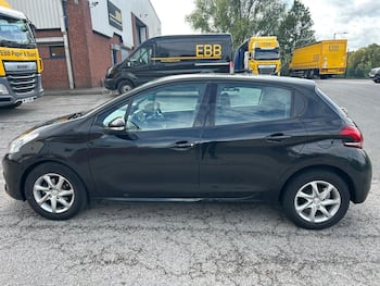 Used Peugeot 208 2016 for sale - 79748218: Photo