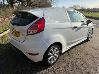Used Ford Fiesta 2014 for sale - 77578893: Photo