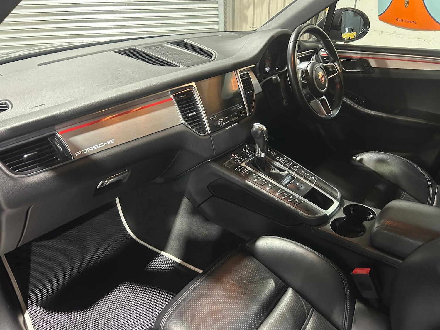 Used Porsche Macan 2016 for sale - 77974470: Photo 16