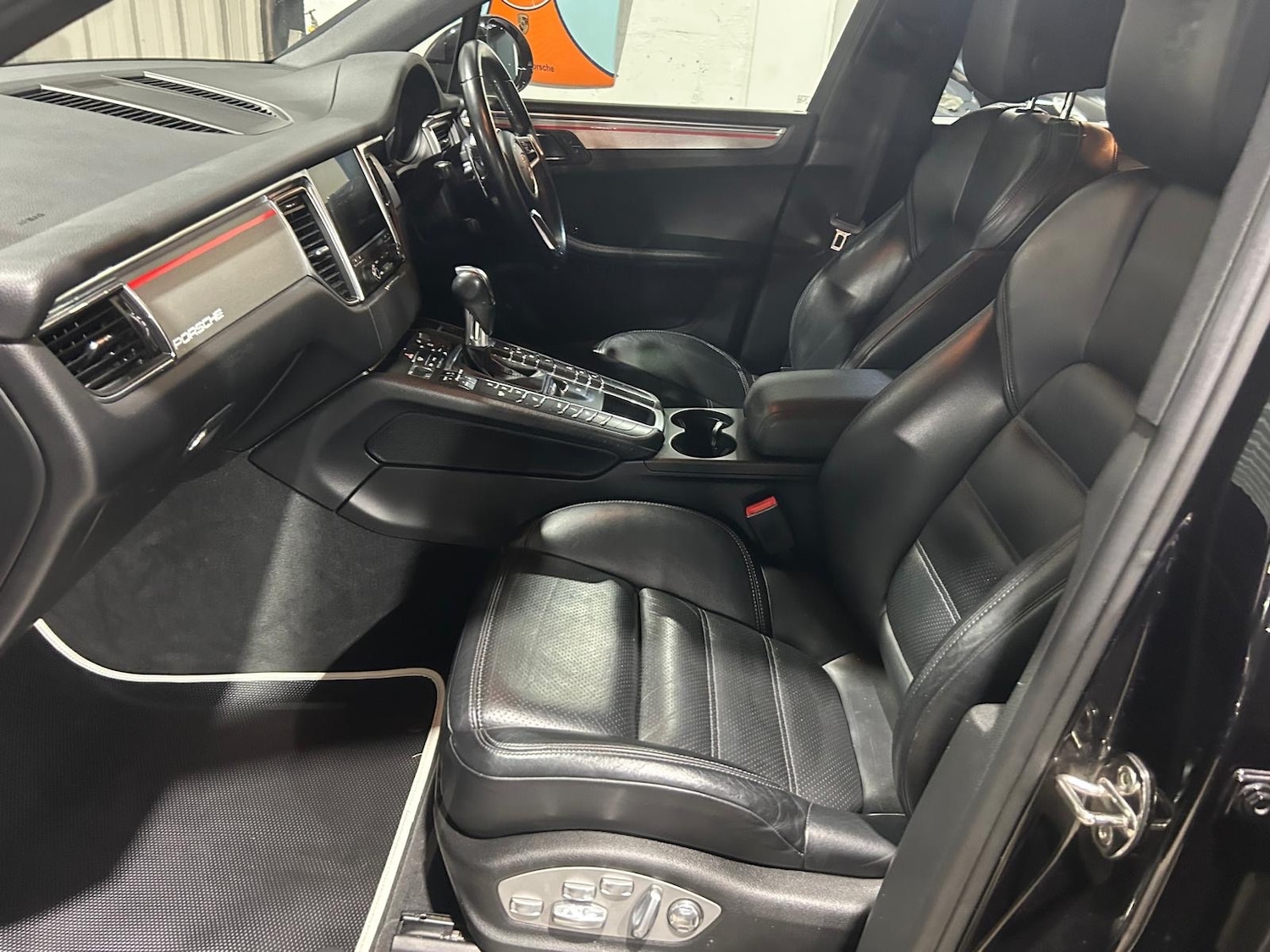 Used Porsche Macan 2016 for sale - 77974470: Photo 19