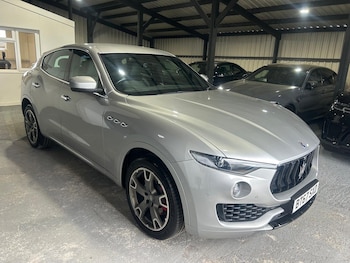 2017 (67) - V6d 5dr Auto