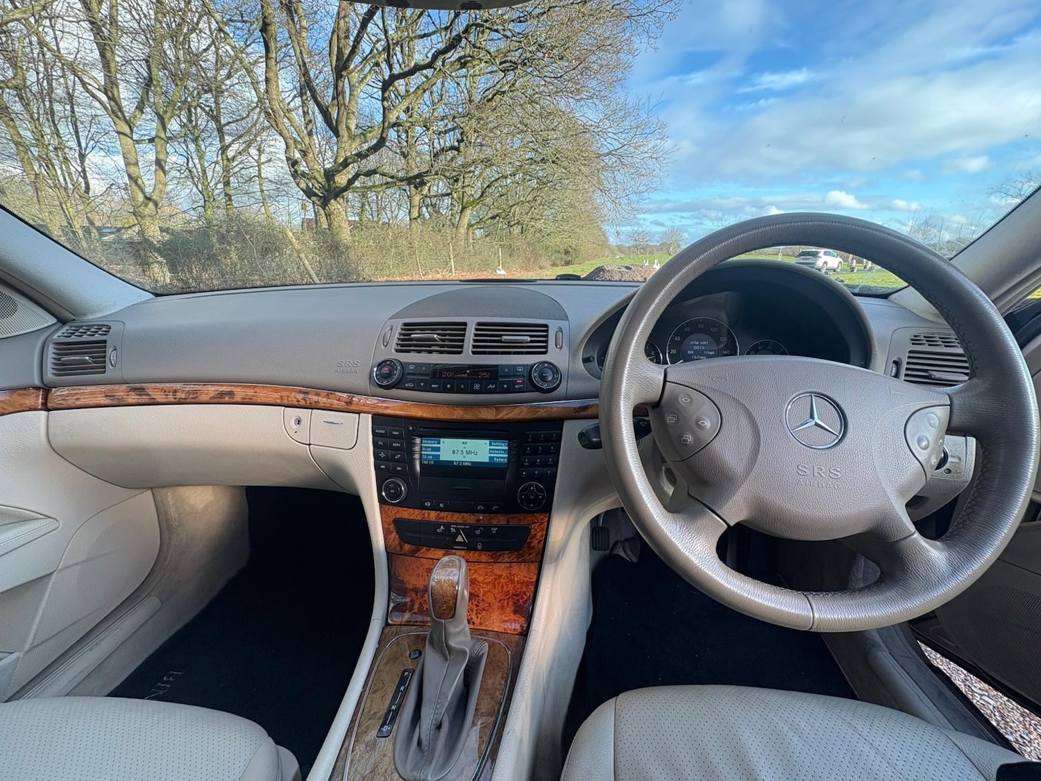 Used Mercedes-Benz E Class 2005 for sale - 77296794: Photo 8