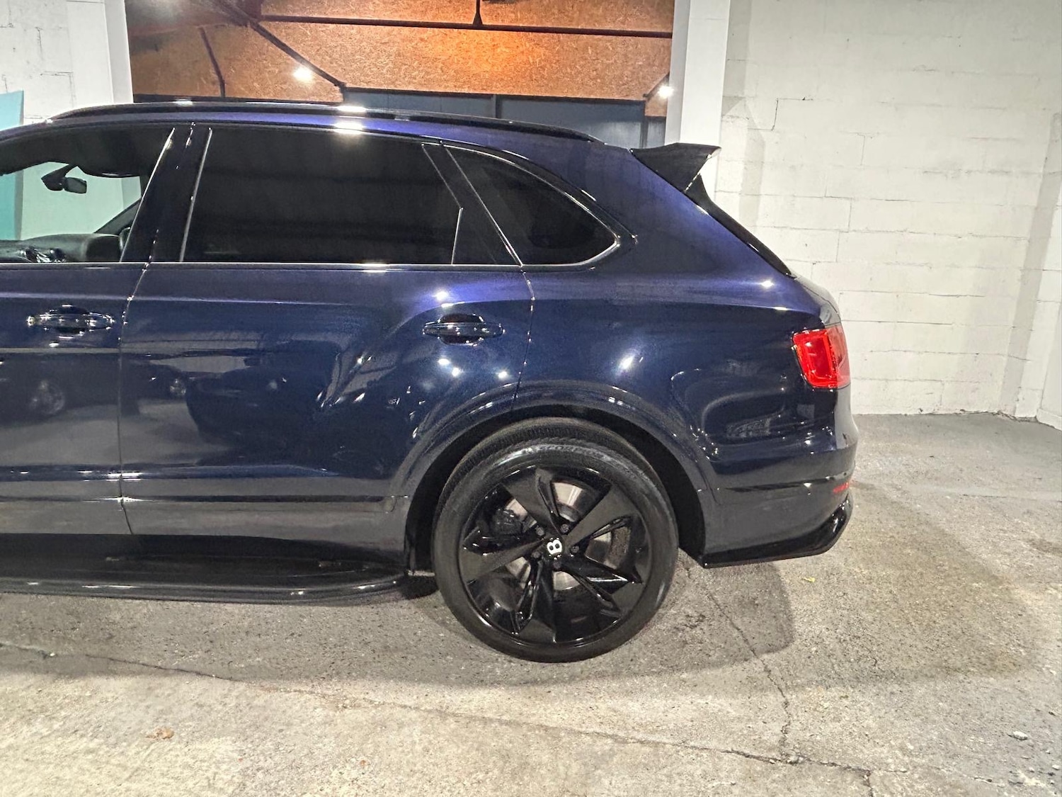 Used Bentley Bentayga 2018 for sale - 77247438: Photo 12