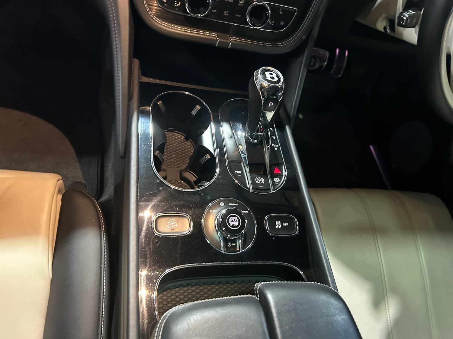 Used Bentley Bentayga 2018 for sale - 77247438: Photo 28