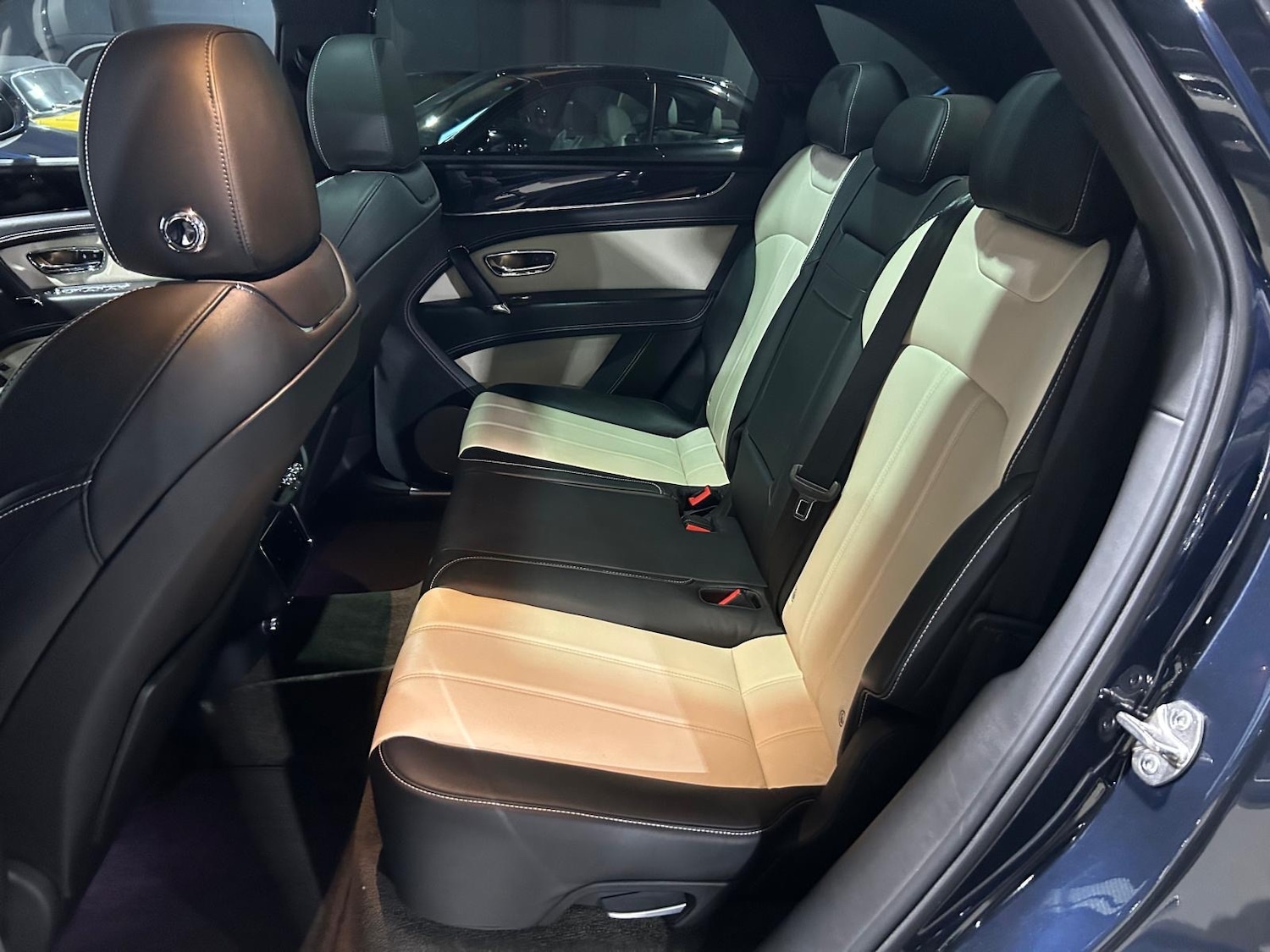 Used Bentley Bentayga 2018 for sale - 77247438: Photo 29